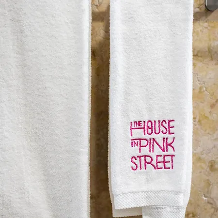 The House On The Pink Street In Aparthotel *