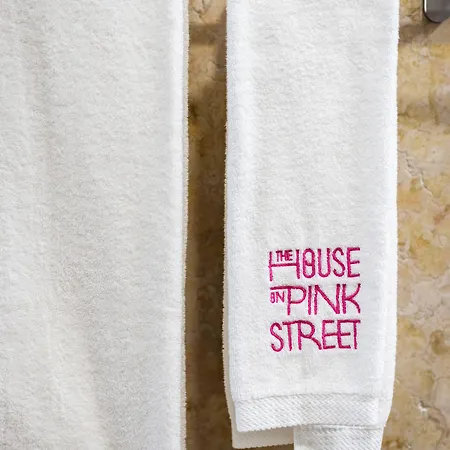 アパートホテル The House On The Pink Street In