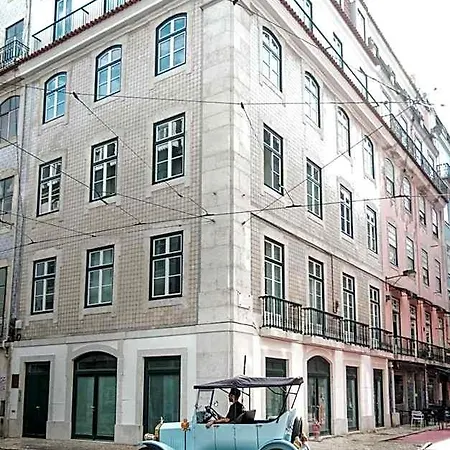 The House On The Pink Street In 4* Lisbon
