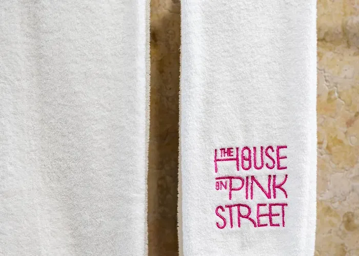 The House On The Pink Street In Apartmanhotel 4*