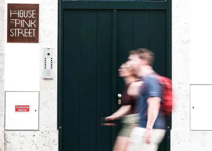 The House On The Pink Street In 4*