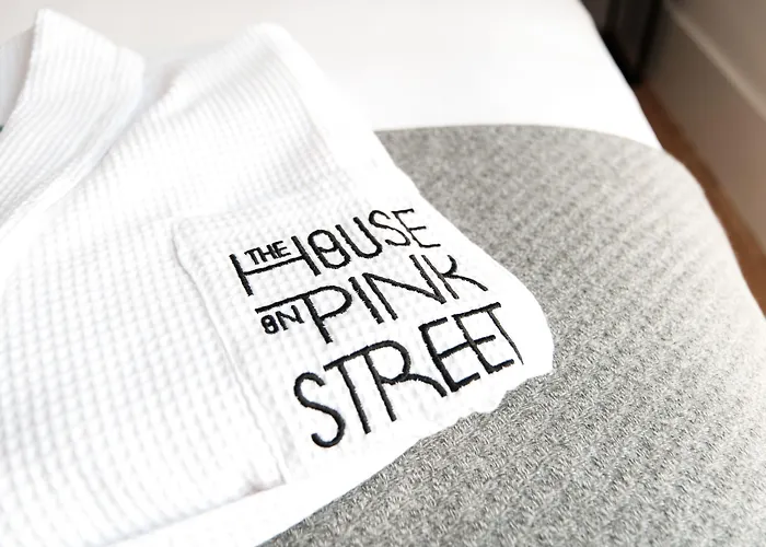 The House On The Pink Street In Lissabon